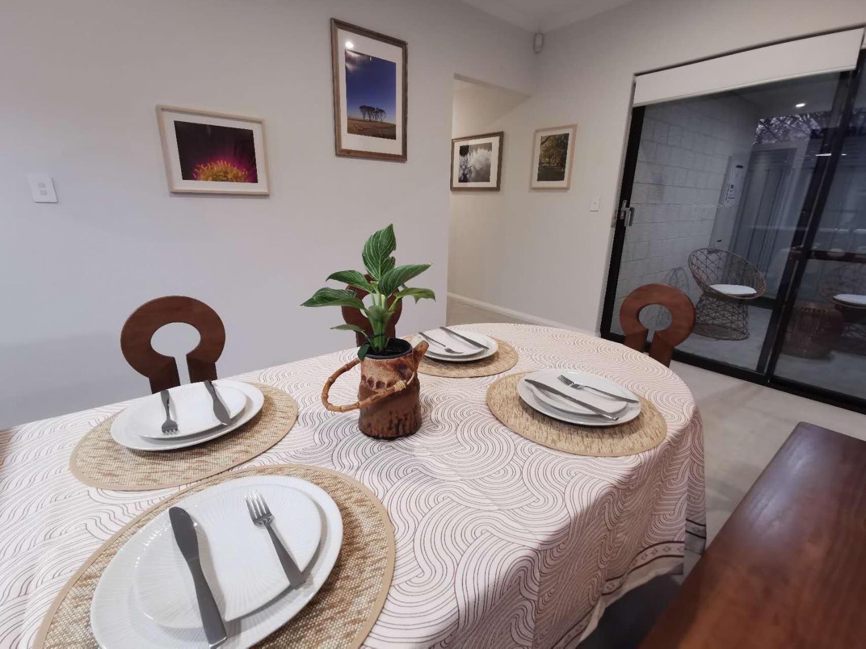 New Modern Retreat Steps From Shops & Eats Perth